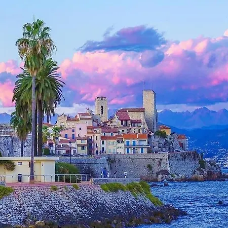 Appartement Luxe Vue Mer Au Pied Du Cap D'Antibes Lägenhet *